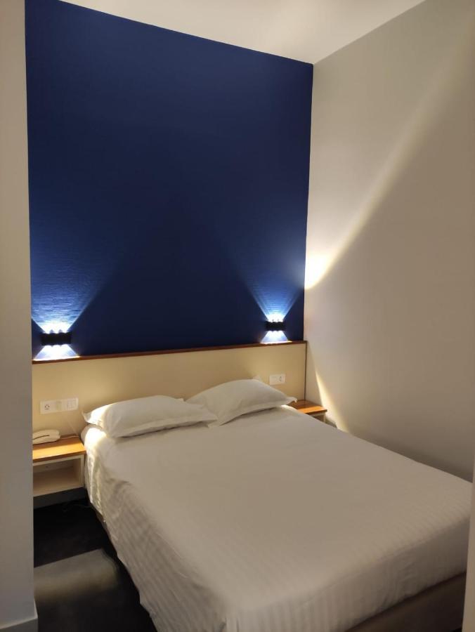 Hotel Des Lices - أنجير المظهر الخارجي الصورة