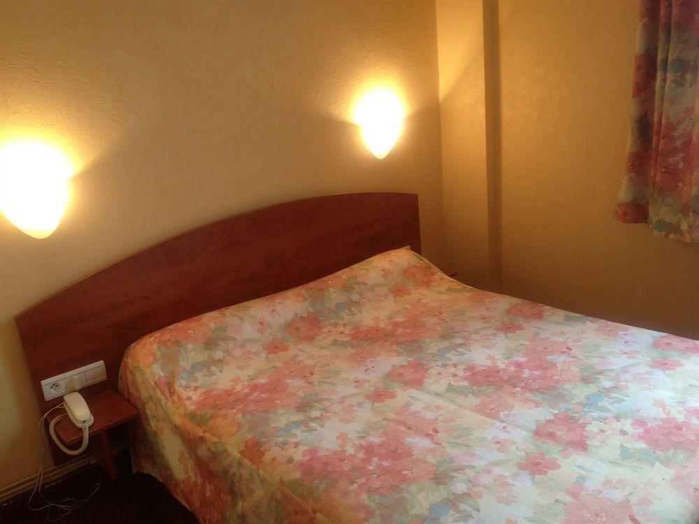 Hotel Des Lices - أنجير المظهر الخارجي الصورة