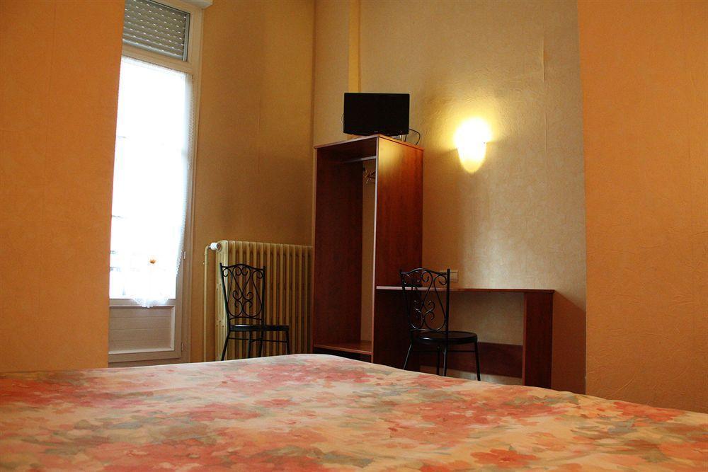 Hotel Des Lices - أنجير المظهر الخارجي الصورة